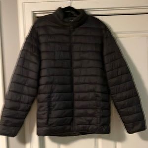 Men’s Foundry black puffer jacket in large tall. Like new condition.
